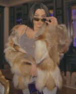 Crown 3D Diamond Necklace with Sapphire - Image 2